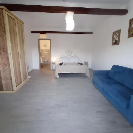 Rosa In Surrau アルツァケーナ