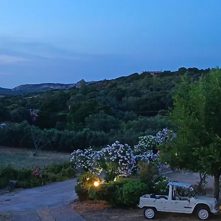 Πανσιόν Rosa In Surrau Arzachena