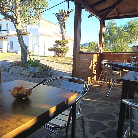 Πανσιόν Rosa In Surrau 4*
